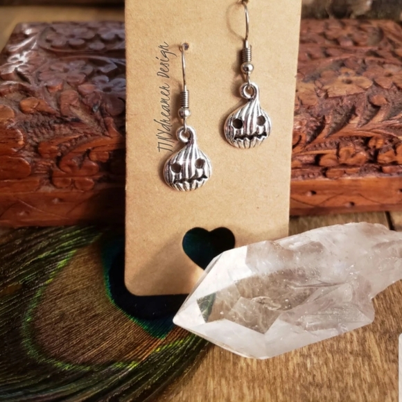 Pumpkin GHOST King Halloween earrings Goth Emo Alt Creepy Horror Fan Gift idea - Picture 5 of 10